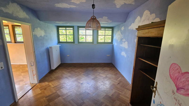 ObjNr:19522 - Freistehendes, repräsentatives EFH mit Garten und großem Grundstück ausserhalb in DÜW-Grethen 7 zimmer