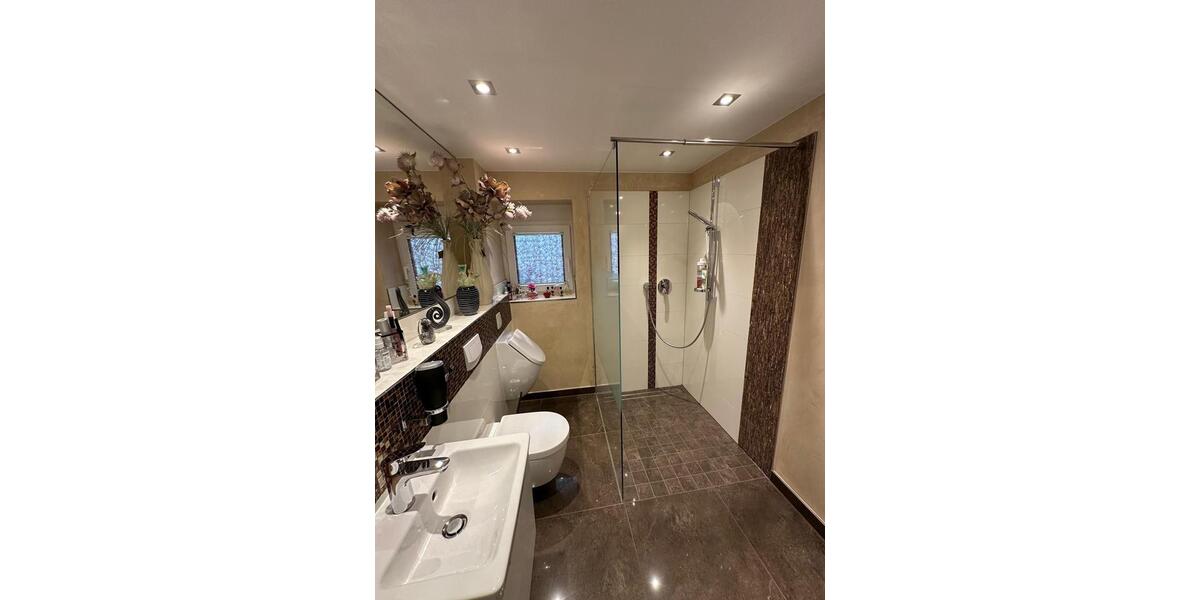 Einfamilienhaus modern, top ausgestattet & komplett Möbliert 4 zimmer