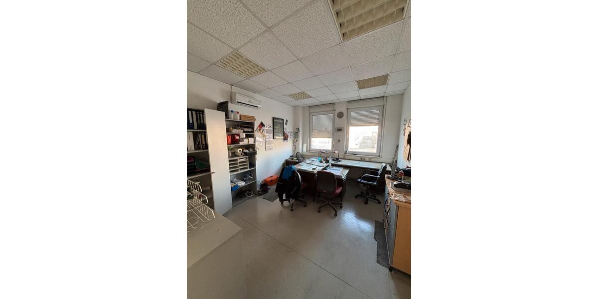 Halle, Lagerhalle, Gewerbeimmobilie - Top Lage zimmer