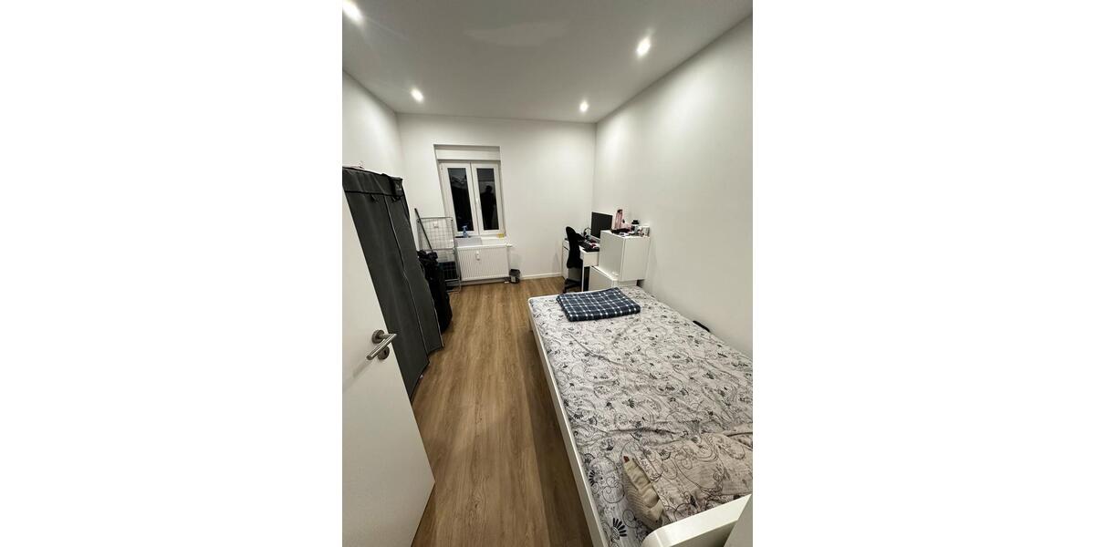 Beste Lage und Moderne WG-Wohnung im Neckarau- Mannheim zimmer