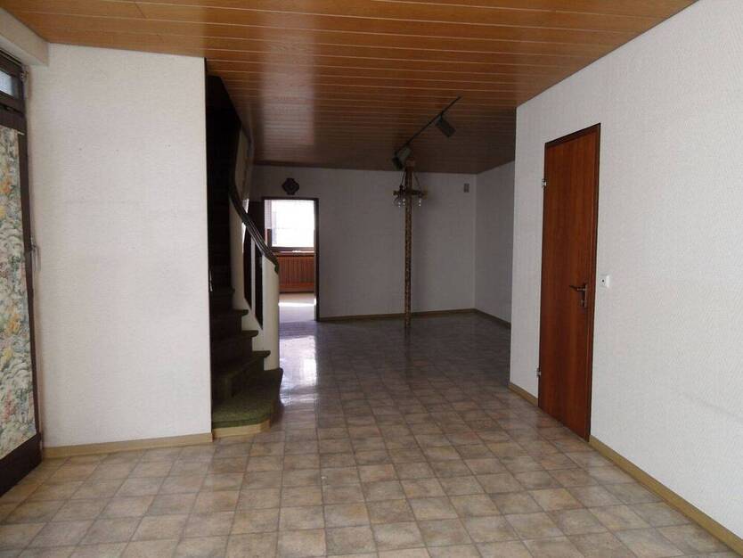 Großzügige Etagenwohnung(OG+DG) mit ca. 235 m² über 1. OG & DG in Ludwigshafen-Oppau