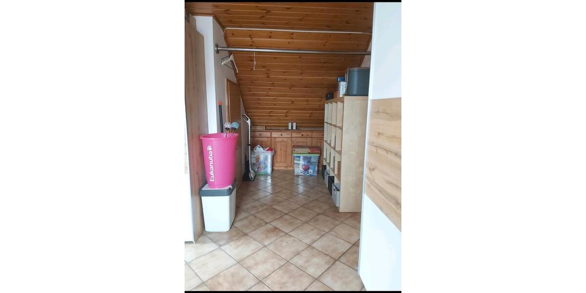 Dachgeschoßwohnung Schriesheim - 2.5 Zimmer, 80 m&sup2;, 1.100&euro; | Angebot:26283889