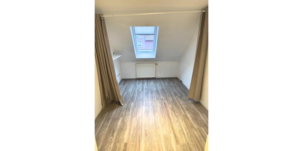 Traumhafte 5- Zimmerwohnung mit Balkon in 67574 Osthofen 5 zimmer