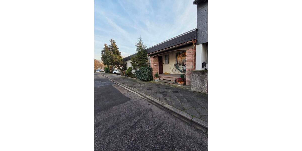 Bungalow Ludwigshafen am Rhein Pfingstweide - 8 Zimmer, 259 m&sup2;, 439.000&euro; | Angebot:24350129