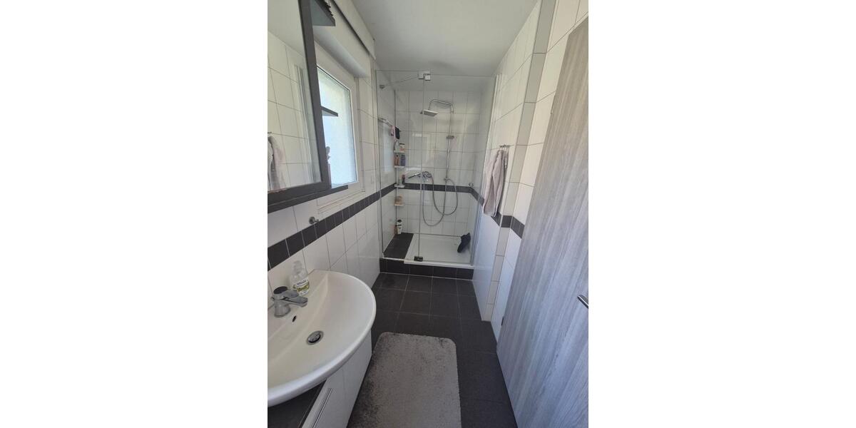 Etagenwohnung Bensheim - 4 Zimmer, 95 m&sup2;, 1.300&euro; | Angebot:26165611