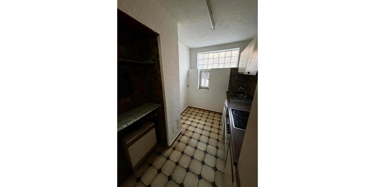 Einfamilienhaus Sandhausen - 8 Zimmer, 180 m&sup2;, 450.000&euro; | Angebot:26625871