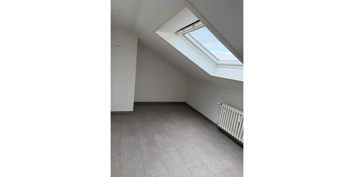 Dachgeschoßwohnung Ketsch - 2 Zimmer, 66 m&sup2;, 850&euro; | Angebot:26271049