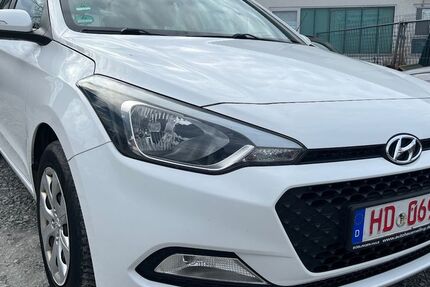 Hyundai i20 95.777 km 7.999 &euro; Reilingen 68799
