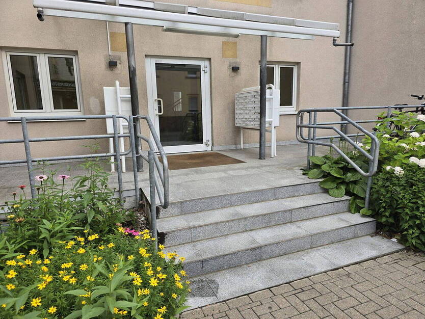 Zentrale, lichtdurchflutete Wohnung im Betreuten Wohnen (seniorengerecht)