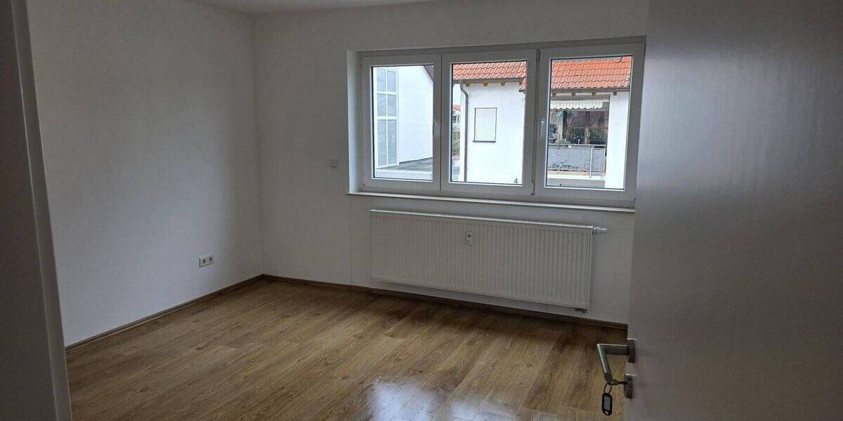 Etagenwohnung Schifferstadt - 3 Zimmer, 81 m&sup2;, 1.100&euro; | Angebot:26833849