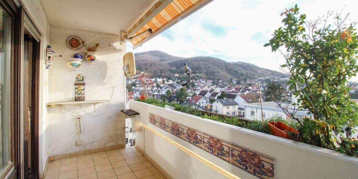 Für Tatkräftige: 3 Zimmer Wohnung mit 2 Balkone in Zwingenberg 3 zimmer