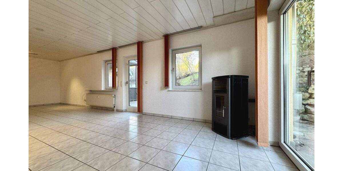 Etagenwohnung Lorsch - 2 Zimmer, 102 m&sup2;, 1.095&euro; | Angebot:24545492