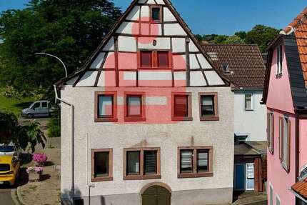 Haus Grünstadt - 8 Zimmer, 252 m&sup2;, 200.000&euro; | Angebot:25200399