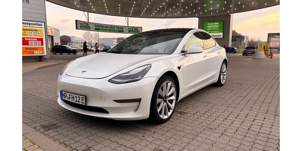 Tesla Model 3 170.000 km 19.900 &euro; Lampertheim 68623
