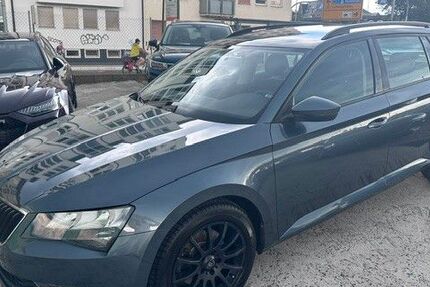 Skoda Superb 154.000 km 13.890 &euro; Mannheim 68159