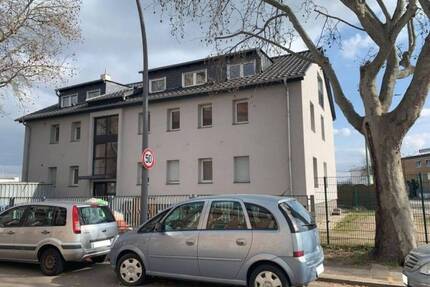 Saniertes 7-Fam.haus in zentraler Lage mit Balkon, Unterkellerung, helle Raumaufteilung und Garten