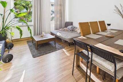 Top Lage! Helle Wohnung mit Balkon und EBK