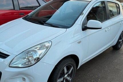 Hyundai i20 105.000 km 2.490 &euro; Hockenheim 68766