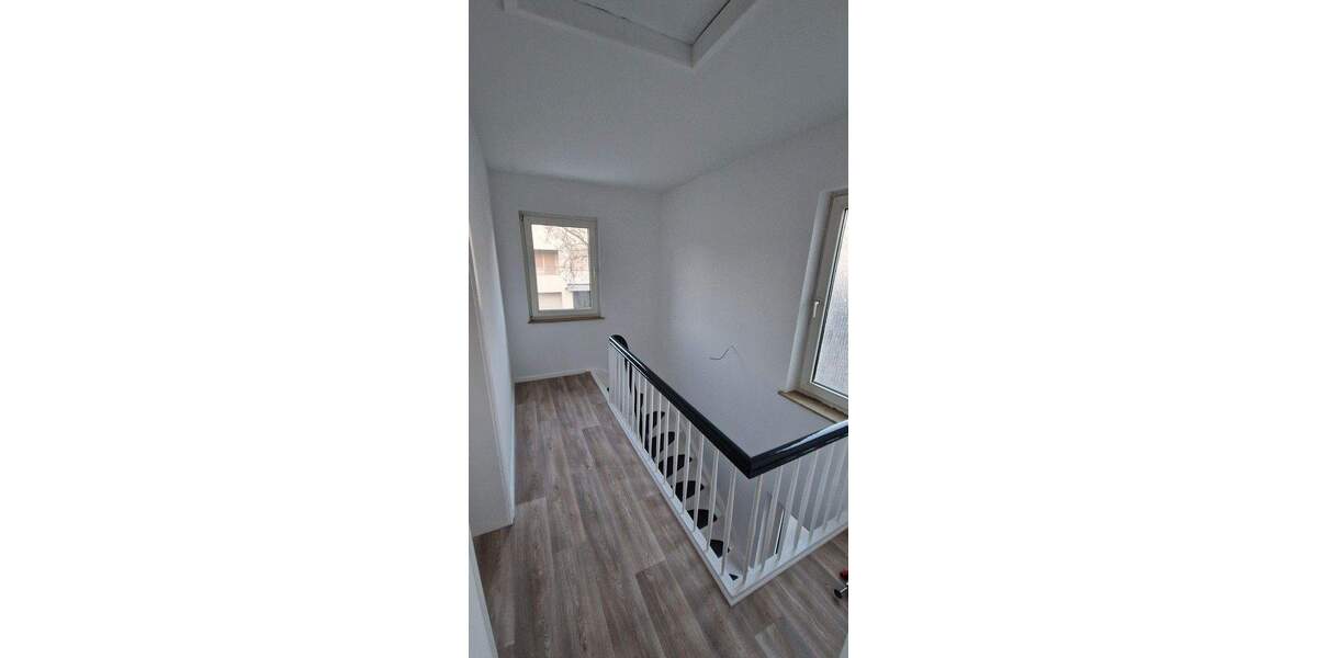 Toplage am Maudacher Bruch - Kernsaniertes Doppelhaus in Sackgasse 5 zimmer