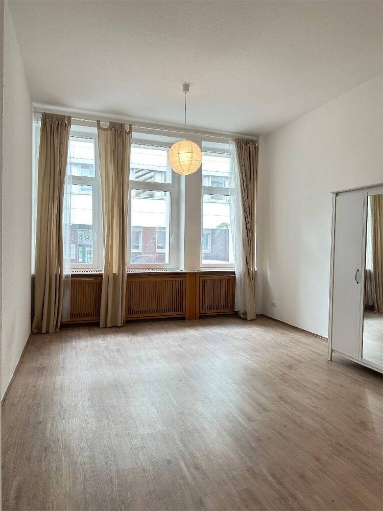 Sorglos-StudentenWohnung direkt an der Uni! All-Inclusive!