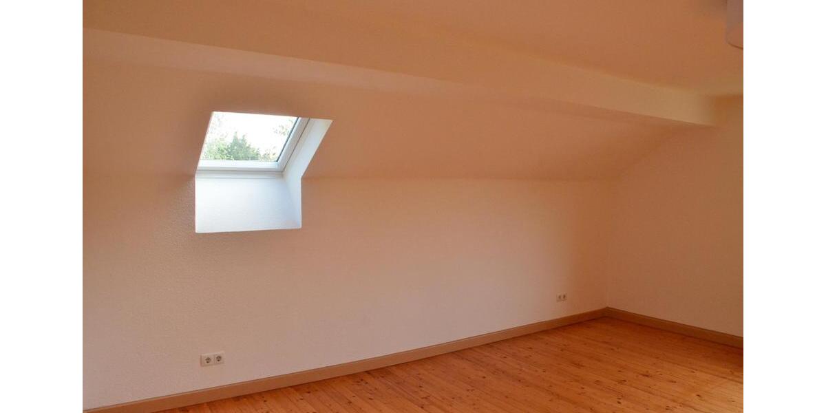 Einfamilienhaus Bammental - 7 Zimmer, 150 m&sup2;, 2.100&euro; | Angebot:26130459