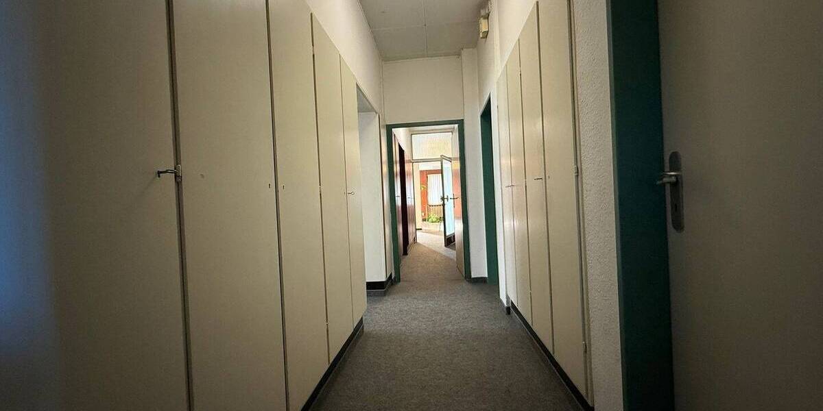 Gewerbeobjekt Mannheim Neckarau - 5 Zimmer, 211 m&sup2;, 295.000&euro; | Angebot:25668058