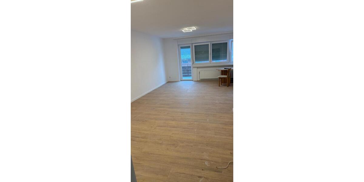 2-Zimmer-Wohnung mit Balkon direkt am Edingen-Bahnhof 2 zimmer