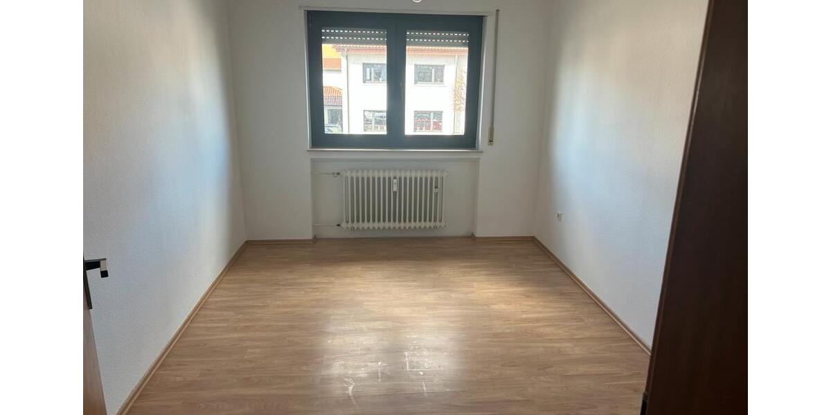 Etagenwohnung Schwetzingen - 3 Zimmer, 86 m&sup2;, 1.150&euro; | Angebot:25305324