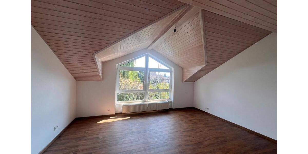 Dachgeschoßwohnung Einhausen - 3 Zimmer, 104 m&sup2;, 1.250&euro; | Angebot:25378218